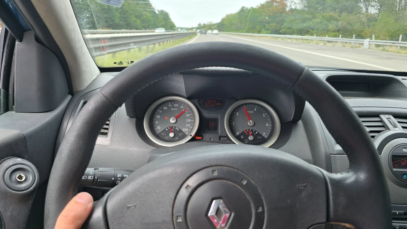 Renault Megane, снимка 3 - Автомобили и джипове - 56452377