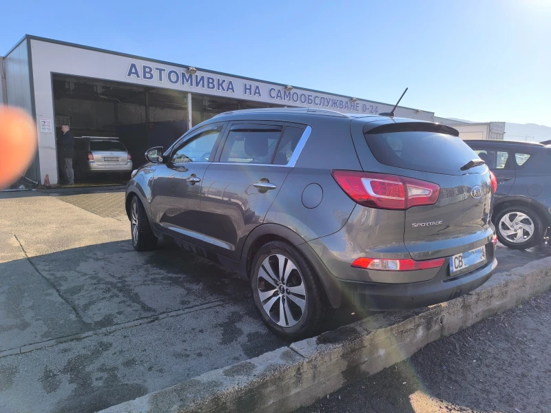 Kia Sportage, снимка 15 - Автомобили и джипове - 48451091