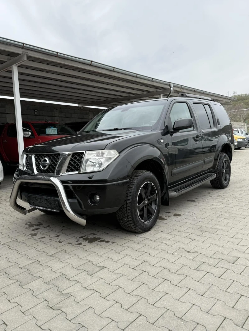 Nissan Pathfinder 2.5 LE Premium, снимка 4 - Автомобили и джипове - 49661259