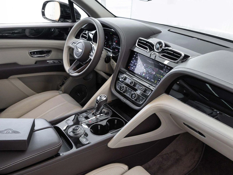 Bentley Bentayga V8/BLACKLINE/NAIM/PANO/TV/DYNAMIC RIDE/, снимка 15 - Автомобили и джипове - 52725484