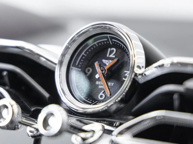 Bentley Bentayga V8/BLACKLINE/NAIM/PANO/TV/DYNAMIC RIDE/, снимка 12 - Автомобили и джипове - 52725484