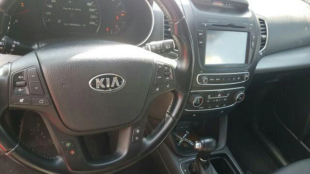 Kia Sorento 2.2CRDI, снимка 2 - Автомобили и джипове - 42072343