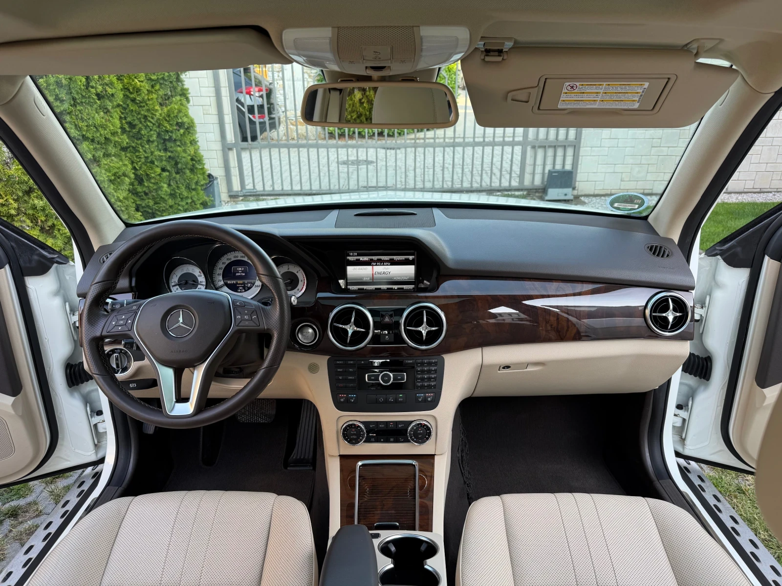 Mercedes-Benz GLK 350cdi AMG* PANORAMA* FULL - изображение 9