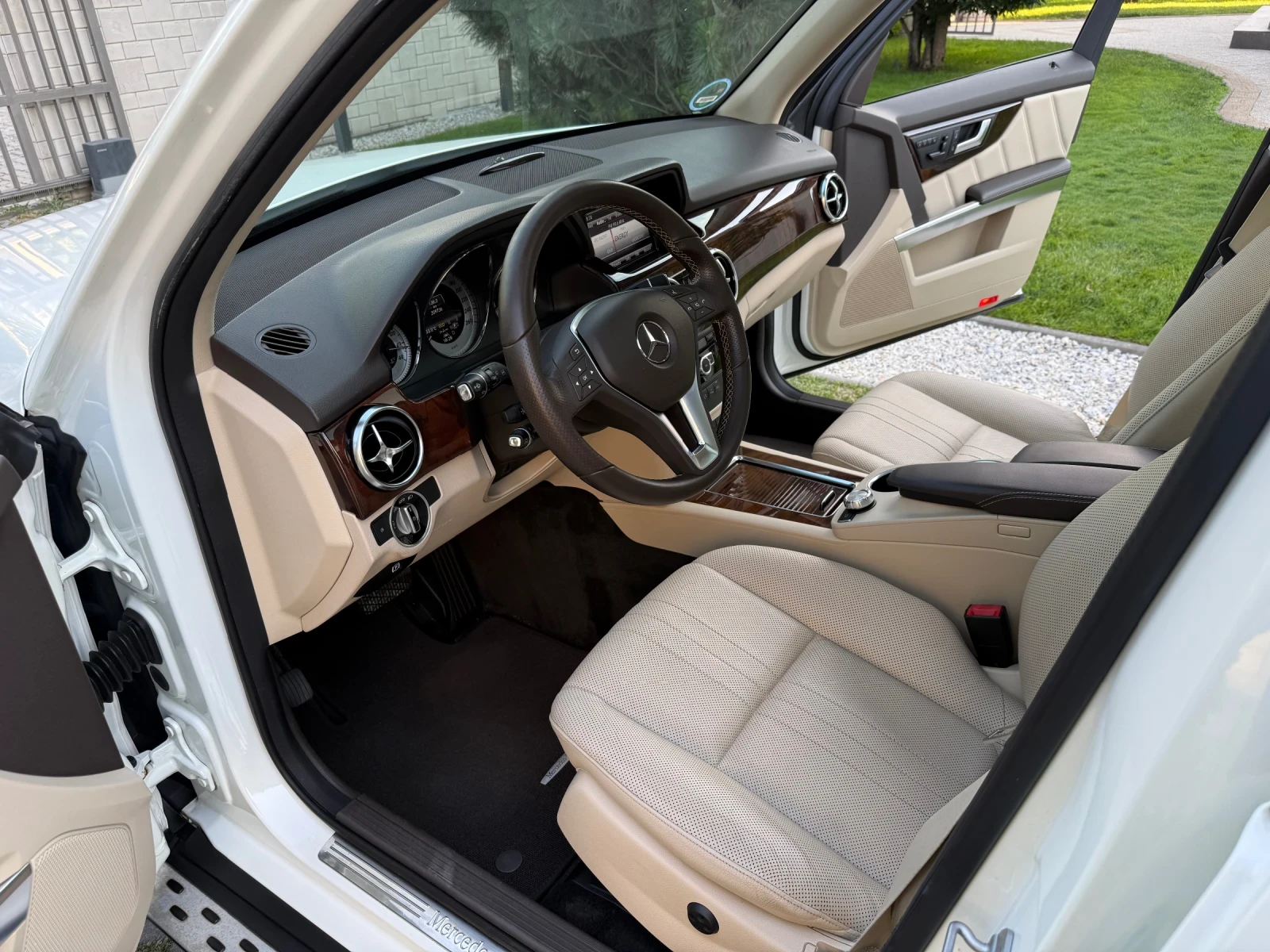 Mercedes-Benz GLK 350cdi AMG* PANORAMA* FULL - изображение 7