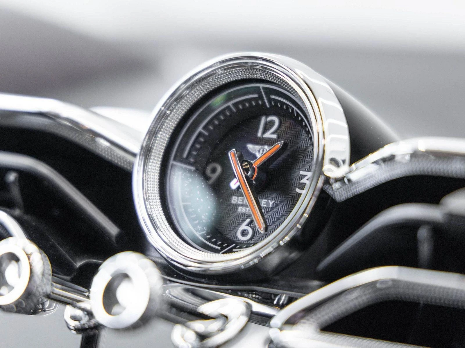 Bentley Bentayga V8/BLACKLINE/NAIM/PANO/TV/DYNAMIC RIDE/ | Mobile.bg � ����������� 12