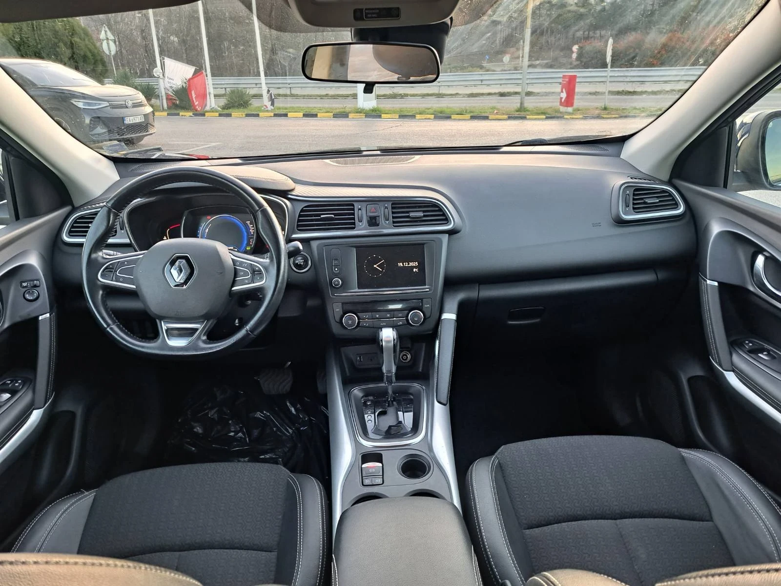 Renault Kadjar, снимка 10 - Автомобили и джипове - 53865294