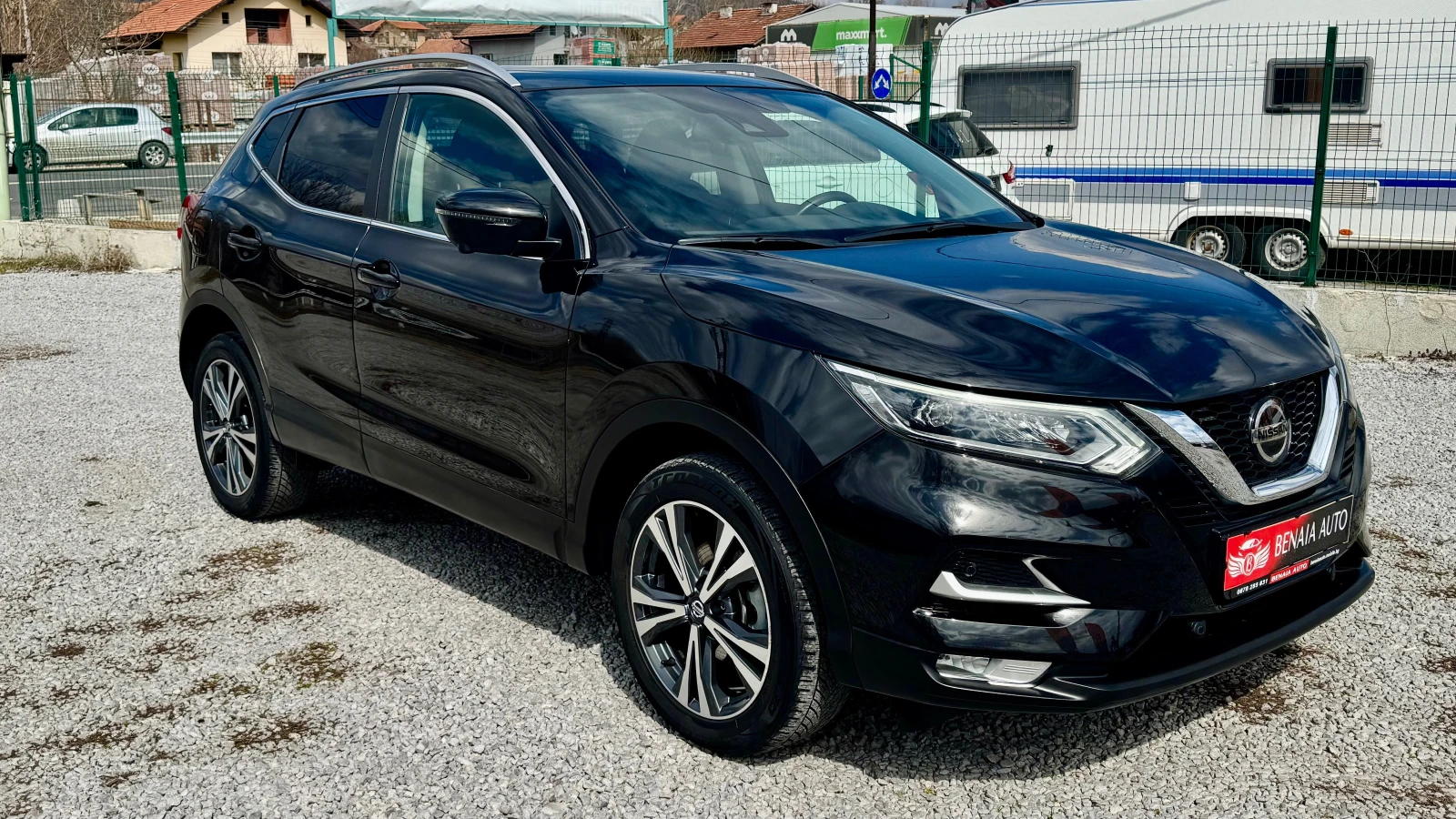 Nissan Qashqai 1.6 dCi Tekna+ Facelift , снимка 2 - Автомобили и джипове - 53981364