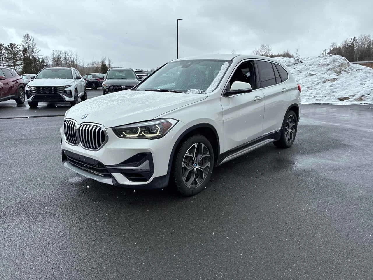 BMW X1 xDrive28i/ПОДГРЕВИ/ВТОРИ ГУМИ 