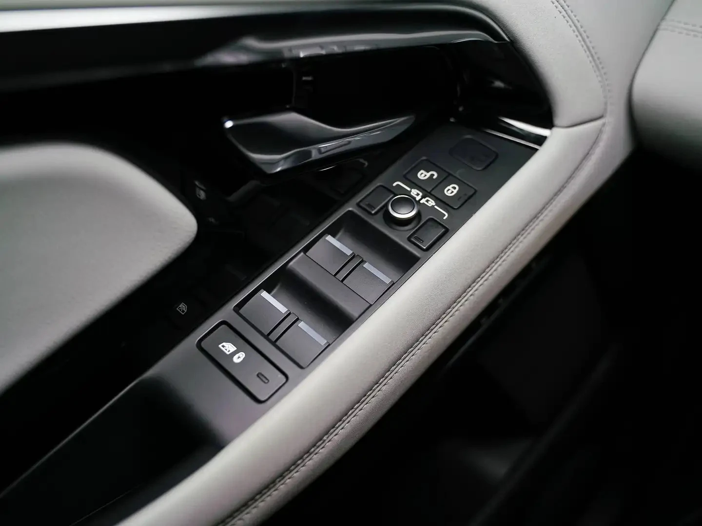 Land Rover Range Rover Evoque * * CARFAX * * ���� ������ * *  | Mobile.bg � ����������� 14