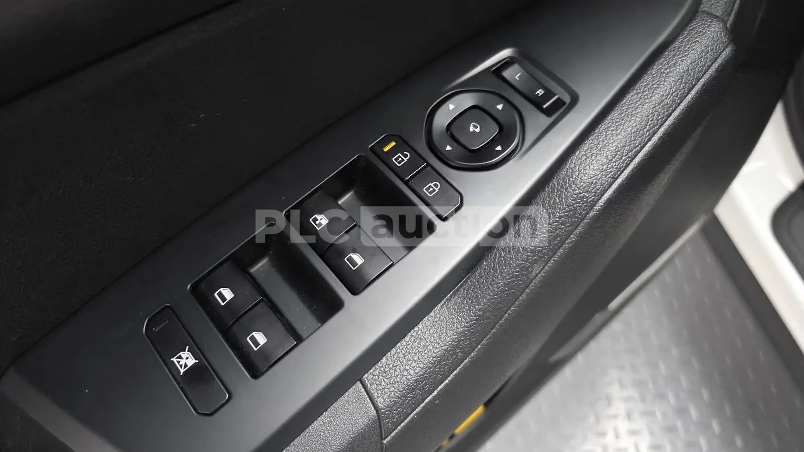 Kia Sportage Hybrid| КАМЕРА| DISTRONIC| ОБДУХВ| ВКЛ.ТЕХНОТЕСТ, снимка 14 - Автомобили и джипове - 55056148