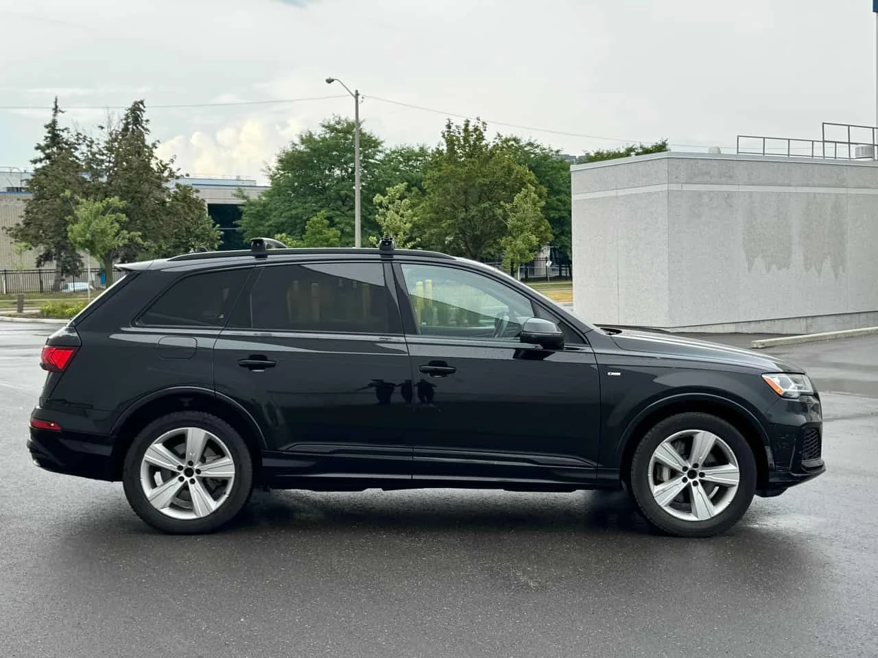 Audi Q7 KOMFORT QUATTRO * ПОДГРЕВИ* КАМЕРА* ПАНОРАМА* , снимка 4 - Автомобили и джипове - 55373798