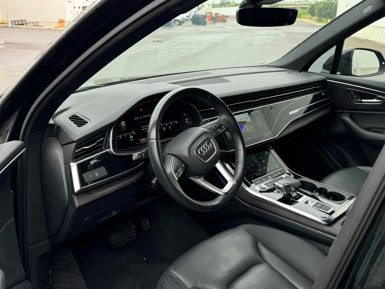 Audi Q7 KOMFORT QUATTRO * ПОДГРЕВИ* КАМЕРА* ПАНОРАМА* , снимка 8 - Автомобили и джипове - 55373798