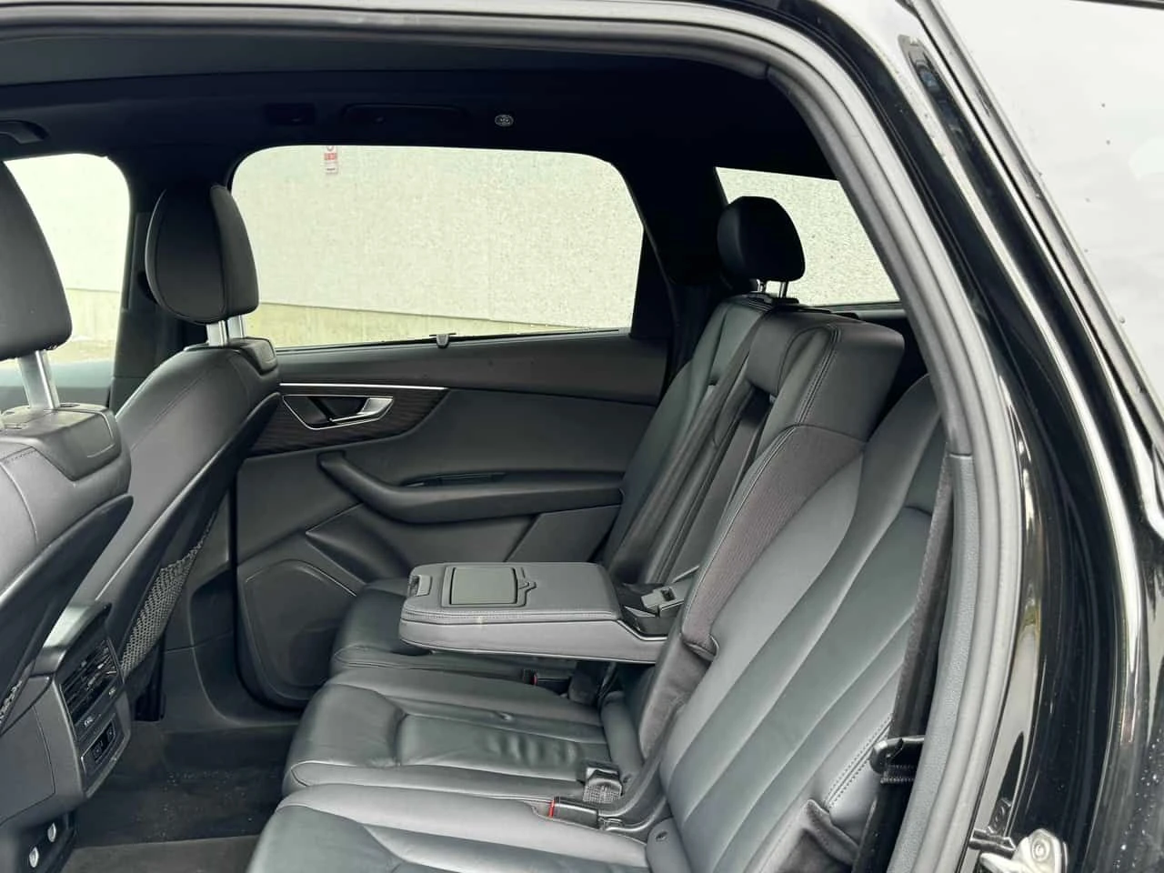 Audi Q7 KOMFORT QUATTRO * ПОДГРЕВИ* КАМЕРА* ПАНОРАМА* , снимка 16 - Автомобили и джипове - 55373798