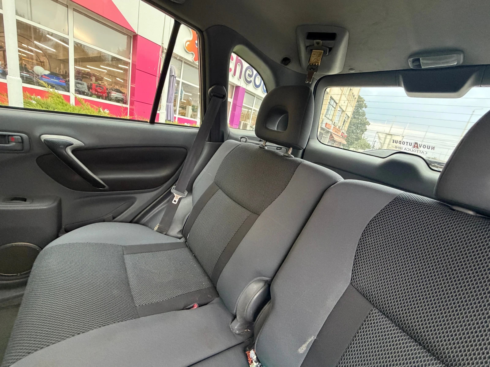 Toyota Rav4 2.0d4d* 116кс* Теглич, снимка 7 - Автомобили и джипове - 56260677