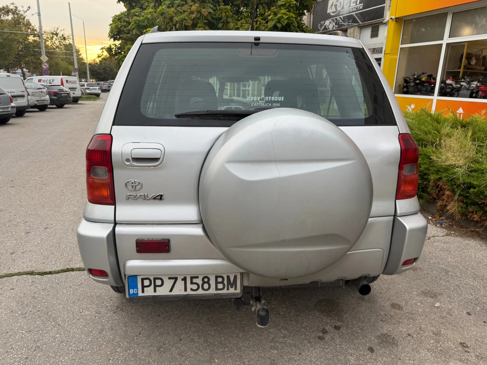 Toyota Rav4 2.0d4d* 116кс* Теглич, снимка 6 - Автомобили и джипове - 56260677