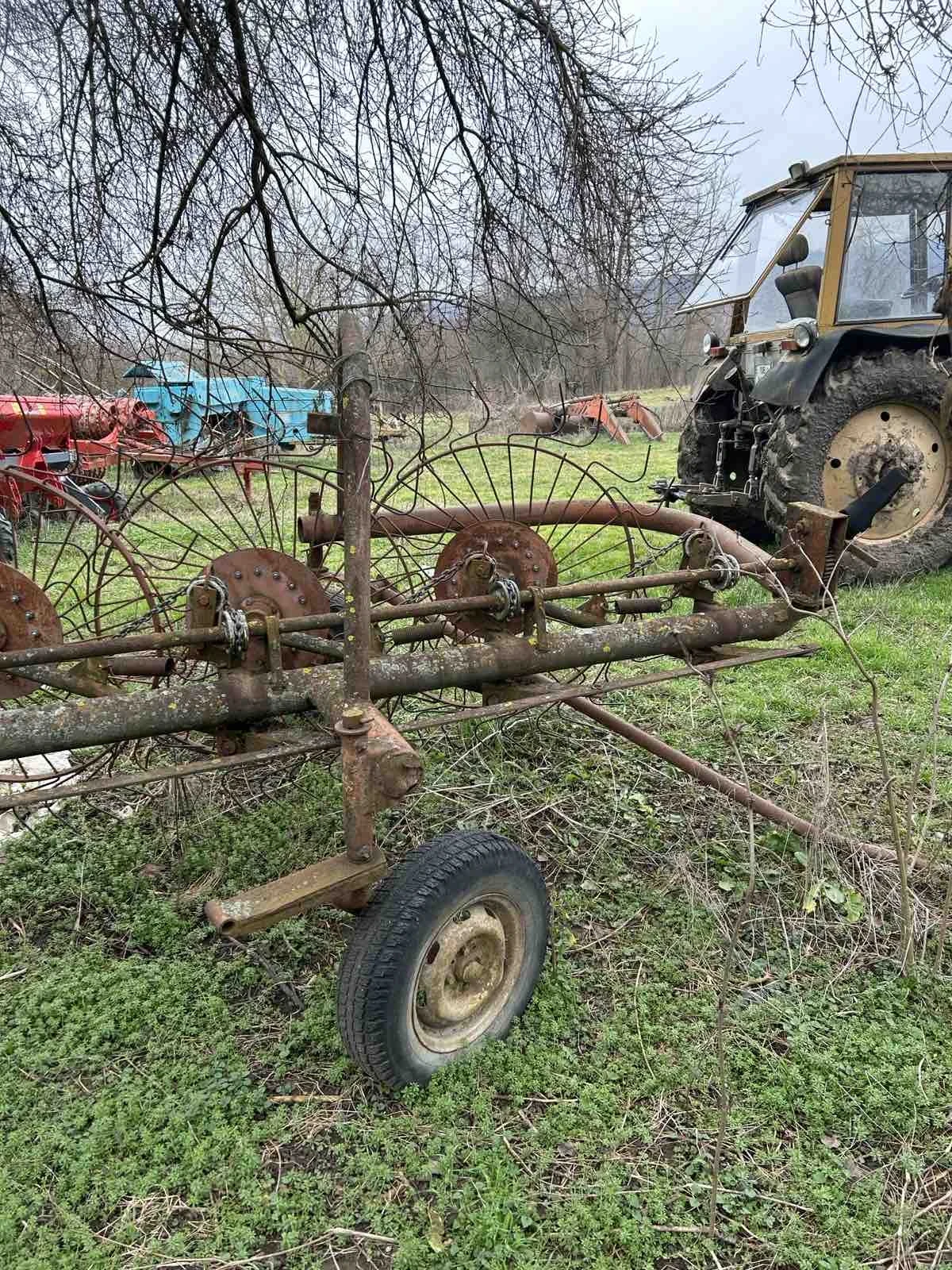 Сенообръщачка Друга марка, снимка 2 - Селскостопанска техника - 53862964