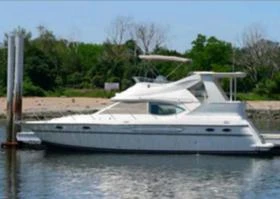 Моторна яхта Maxum 740к.с, 13м., снимка 1