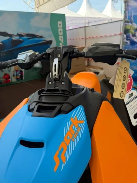 Джет Bombardier Sea Doo Spark Trixx 2026, снимка 3