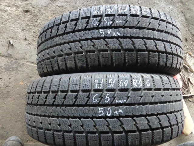 Гуми Зимни 215/60R16, снимка 2 - Гуми и джанти - 25816547