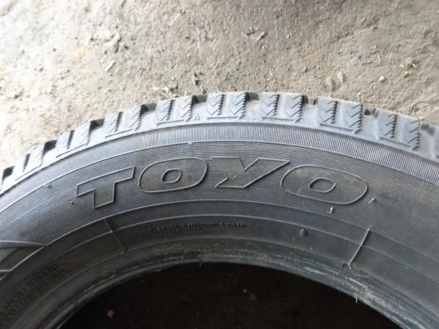 Гуми Зимни 215/60R16, снимка 4 - Гуми и джанти - 25816547