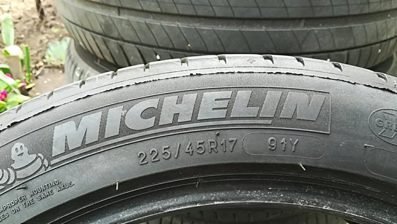 Гуми Летни 225/45R17, снимка 4 - Гуми и джанти - 25086849