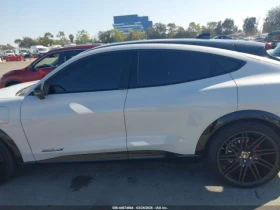 Ford Mustang Mach-E California Route 1 Extended Range AWD, снимка 13