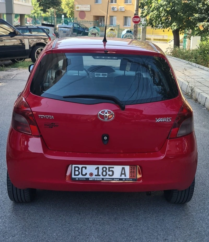 Toyota Yaris 1, 3 VVTI, снимка 2 - Автомобили и джипове - 46776560