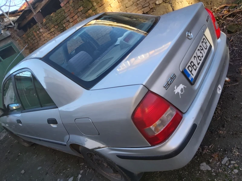 Mazda 323, снимка 3 - Автомобили и джипове - 49528014