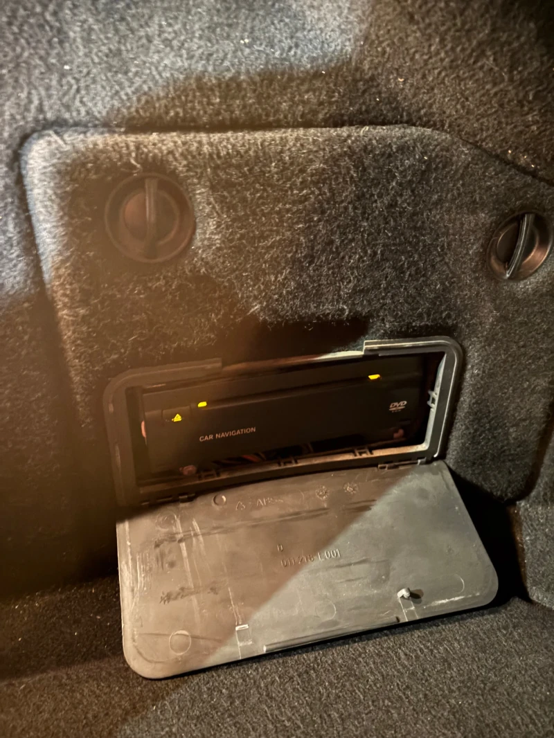 Mercedes-Benz E 320 CDI 7g троник , снимка 12 - Автомобили и джипове - 53299177