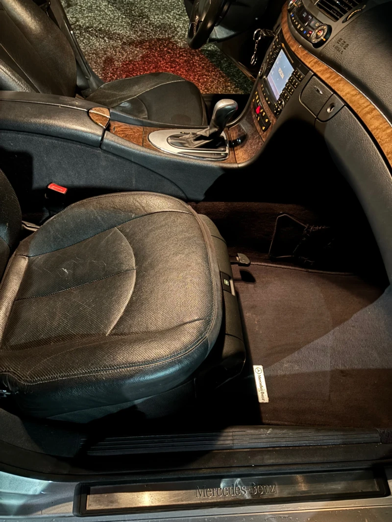 Mercedes-Benz E 320 CDI 7g троник , снимка 8 - Автомобили и джипове - 53299177