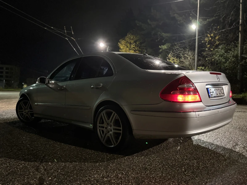 Mercedes-Benz E 320 CDI 7g троник , снимка 4 - Автомобили и джипове - 53299177