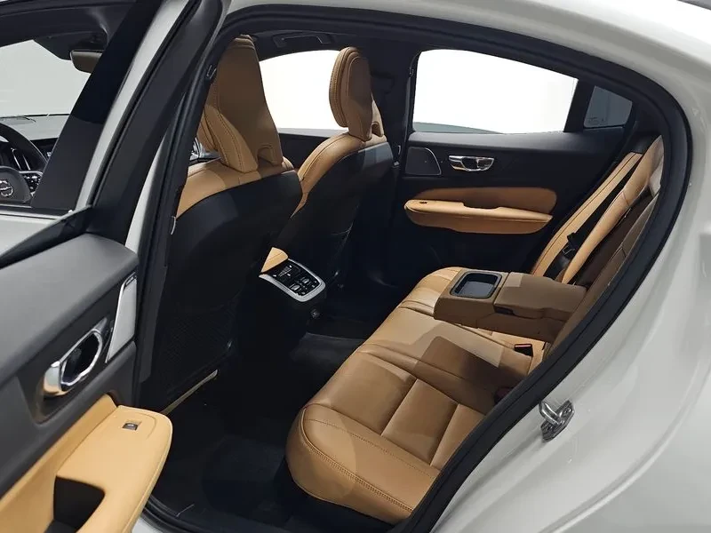 Volvo S60 B5 INSCRIPTION, снимка 12 - Автомобили и джипове - 55562472