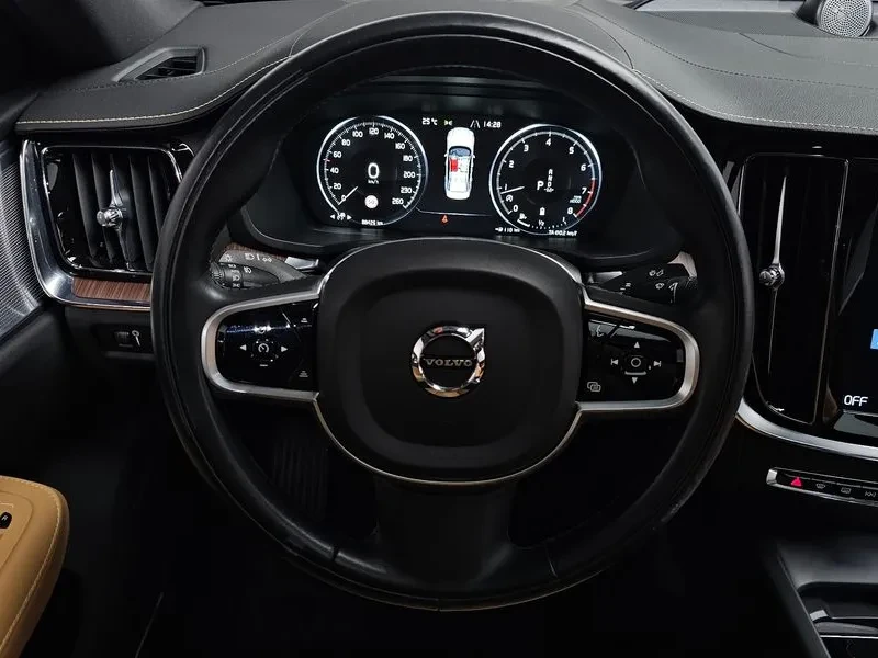 Volvo S60 B5 INSCRIPTION, снимка 13 - Автомобили и джипове - 55562472