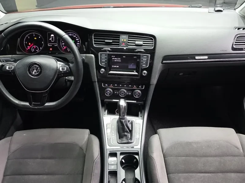 VW Golf 2.0 Tdi, снимка 7 - Автомобили и джипове - 55748631
