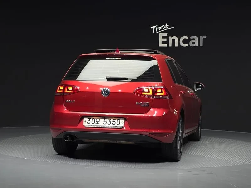VW Golf 2.0 Tdi, снимка 4 - Автомобили и джипове - 55748631