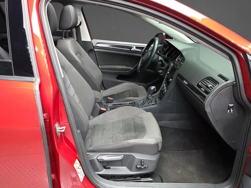 VW Golf 2.0 Tdi, снимка 11 - Автомобили и джипове - 55748631