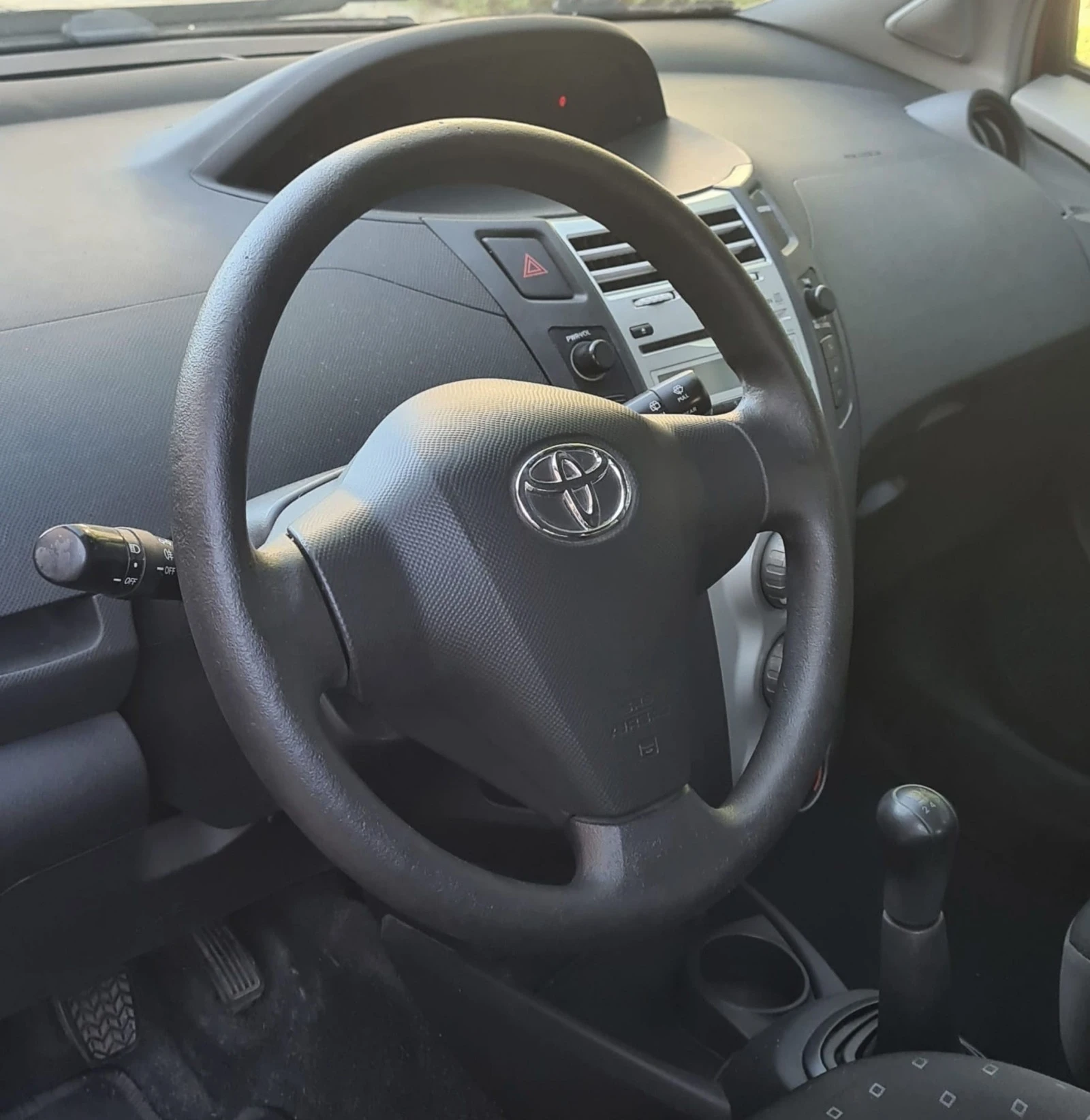 Toyota Yaris 1, 3 VVTI - изображение 8