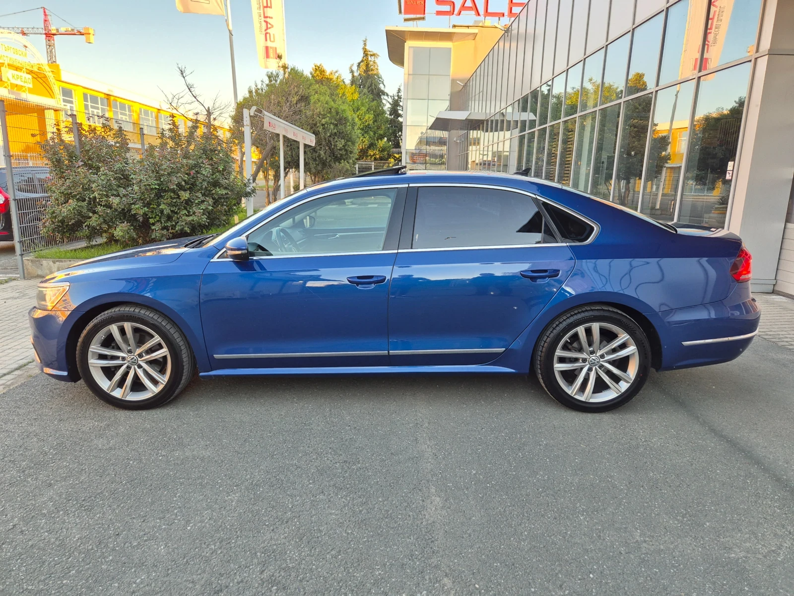 VW Passat ЛЕД* ВИРТУАЛ-КОКПИТ* КЕЙЛЕС* КОЖА* ПОДГРЕВ* ФУЛЛ - изображение 8