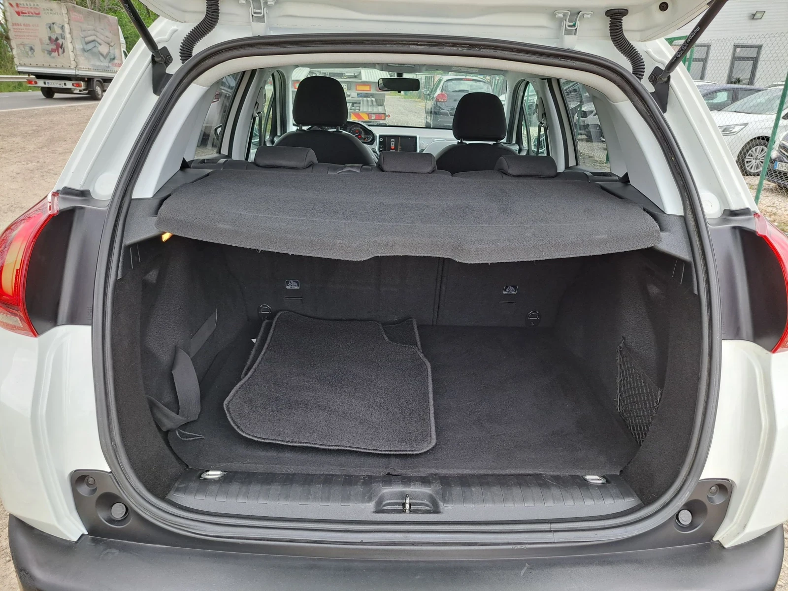 Peugeot 2008 1.2 i face lift | Mobile.bg   16