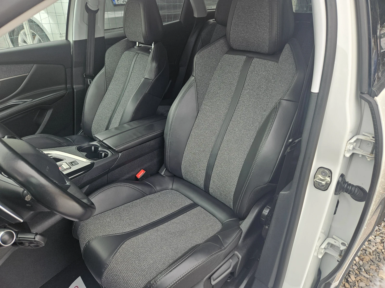 Peugeot 3008 1, 6 e HDI  - изображение 9