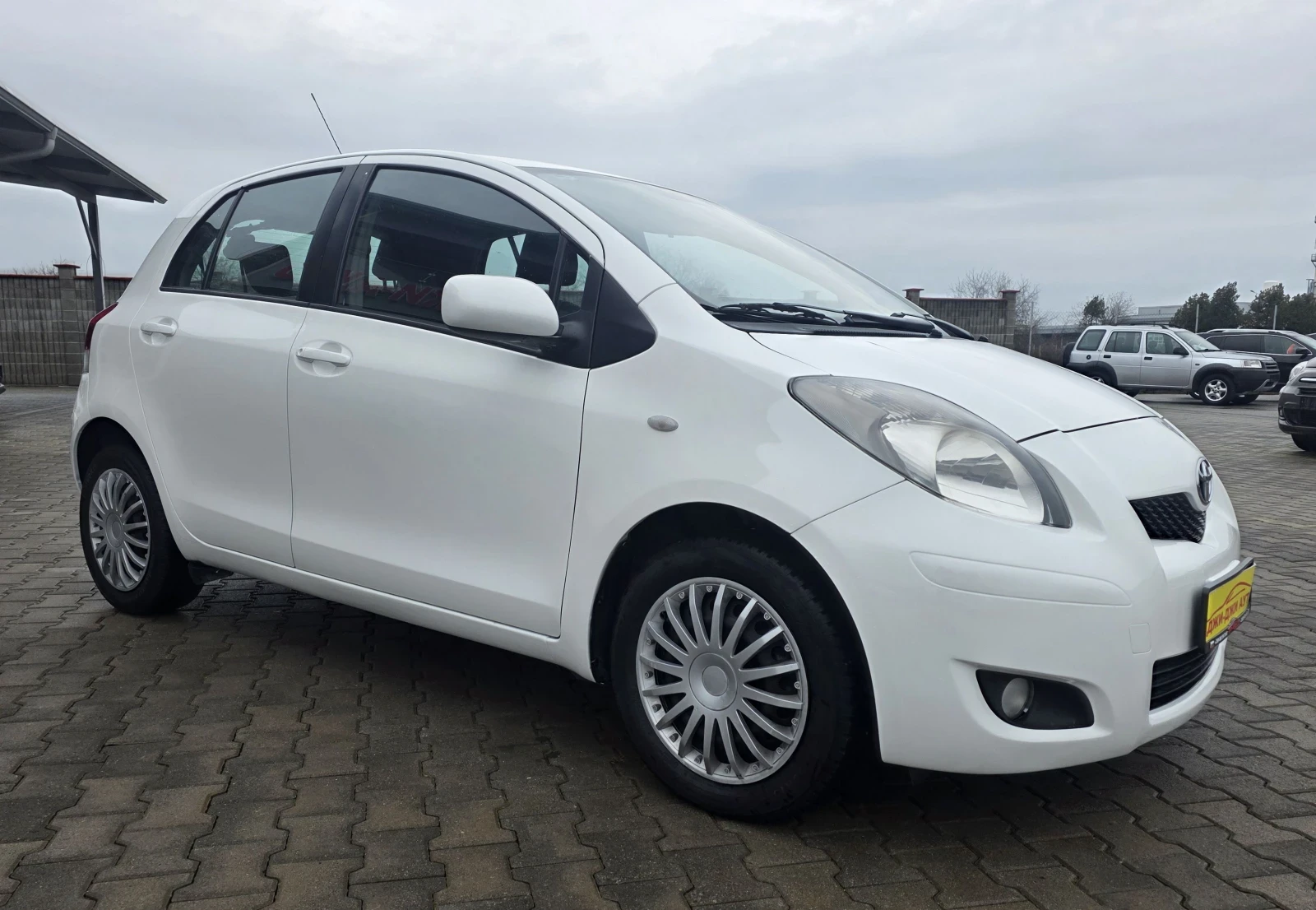 Toyota Yaris 1.4D4D автоматик - изображение 3