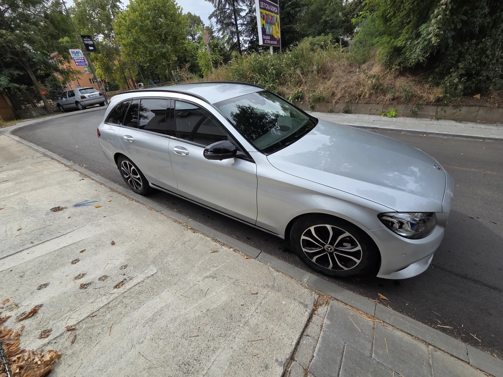 Mercedes-Benz C 220 205 коня, 9 джи троник, камера 360, масаж, дистрон, снимка 5 - Автомобили и джипове - 54000589