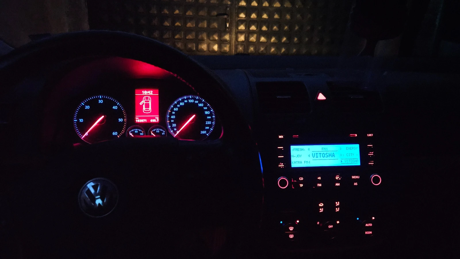 VW Jetta 1.9 BKC Comfortline, снимка 16 - Автомобили и джипове - 54034101