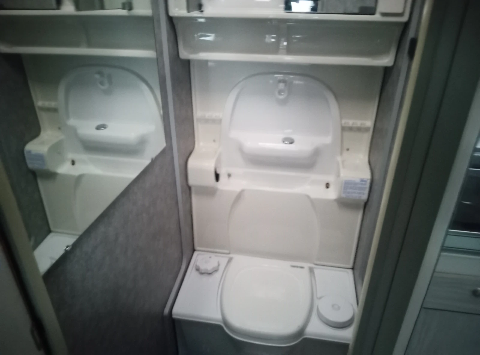 Nissan Serena, снимка 8 - Автомобили и джипове - 54319920