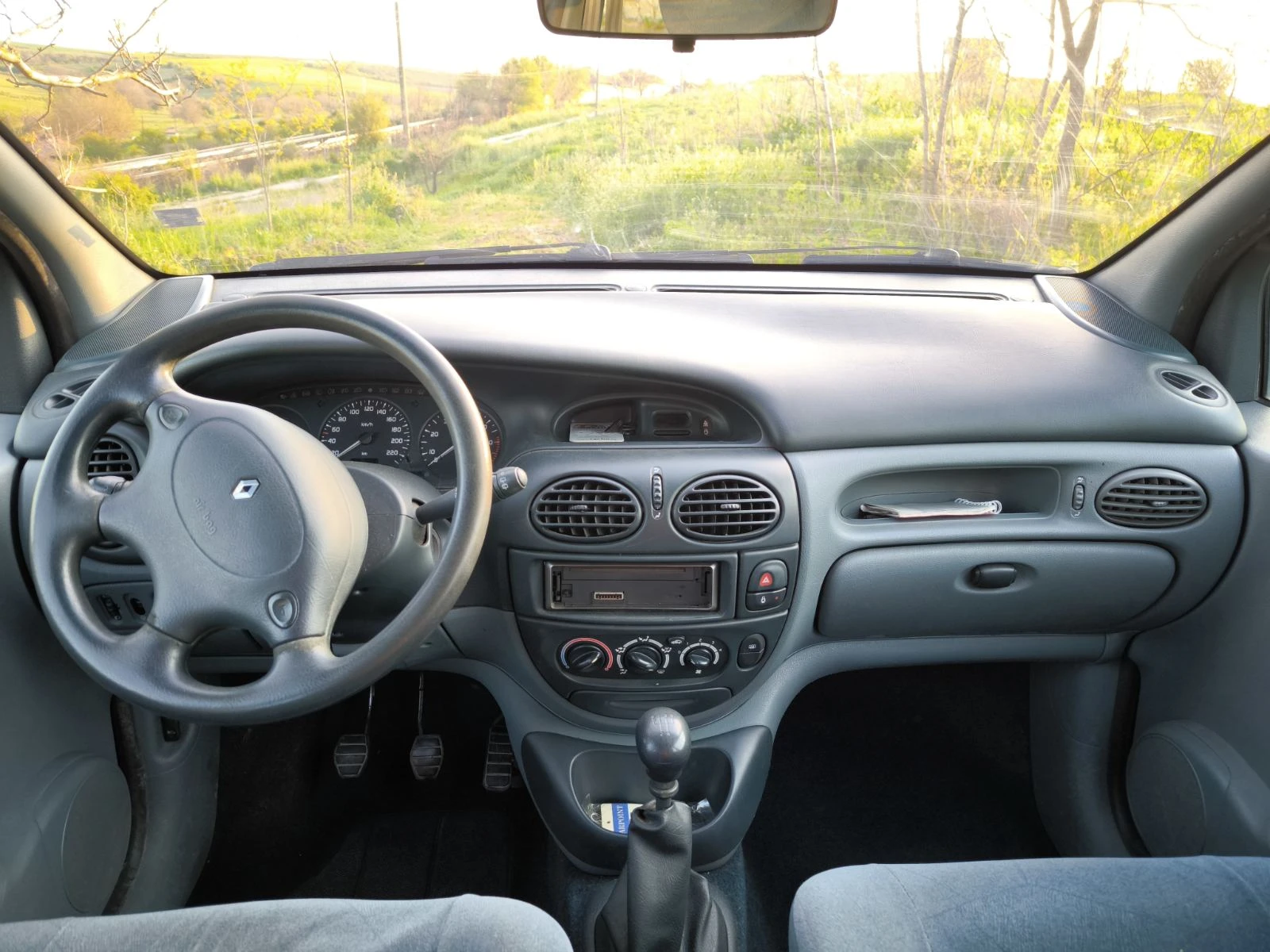 Renault Scenic, снимка 8 - Автомобили и джипове - 54774170