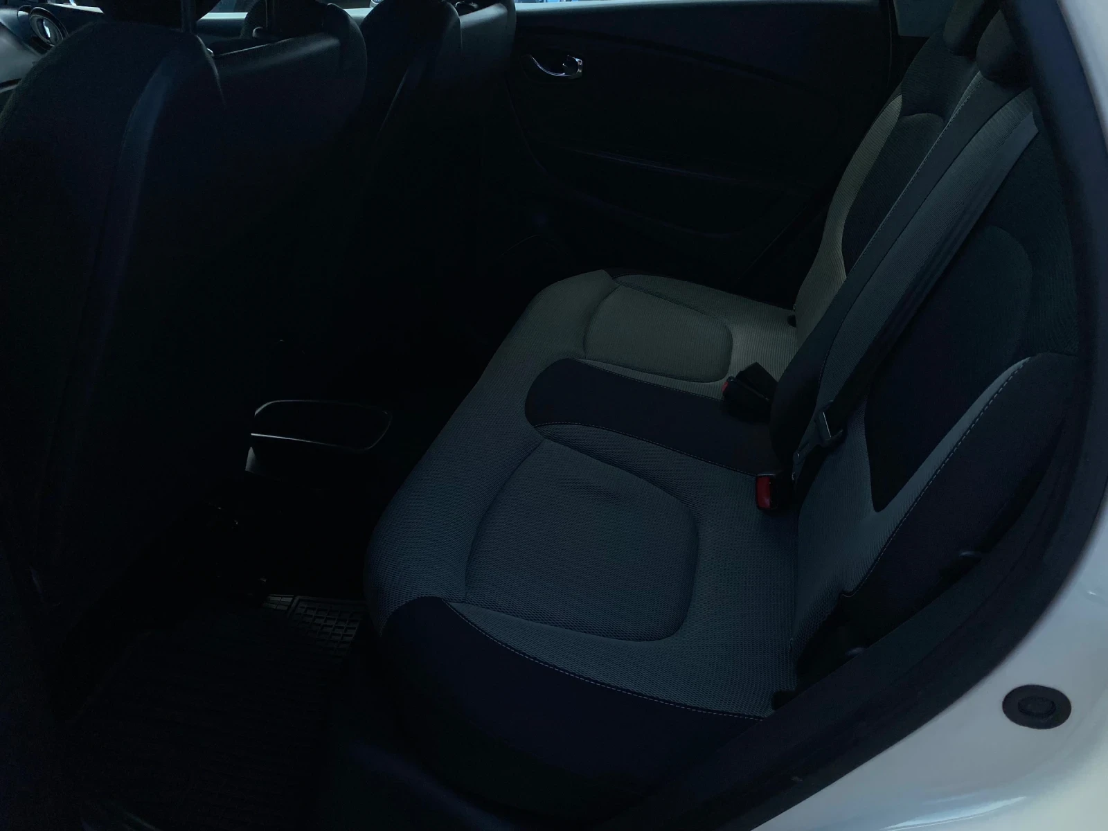 Renault Captur 1.2 Tce, CH, снимка 12 - Автомобили и джипове - 54994973