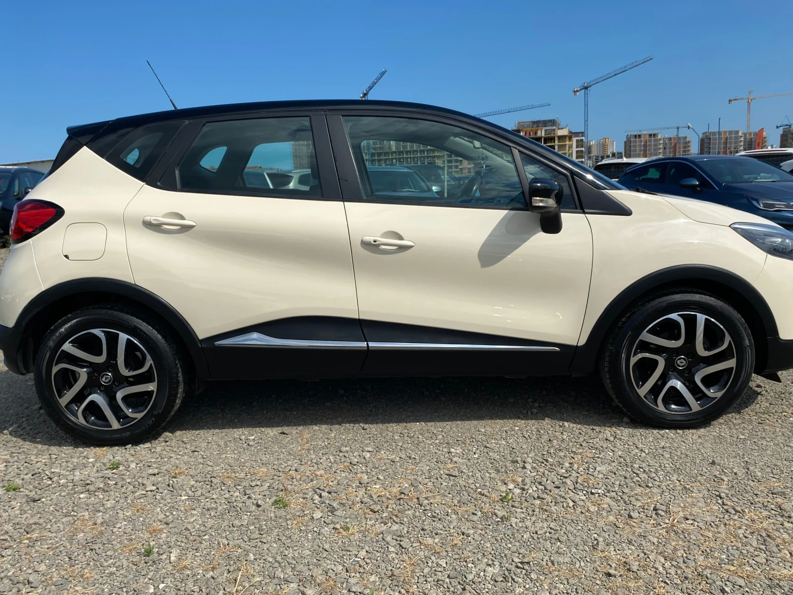 Renault Captur 1.2 Tce, CH, снимка 4 - Автомобили и джипове - 54994973