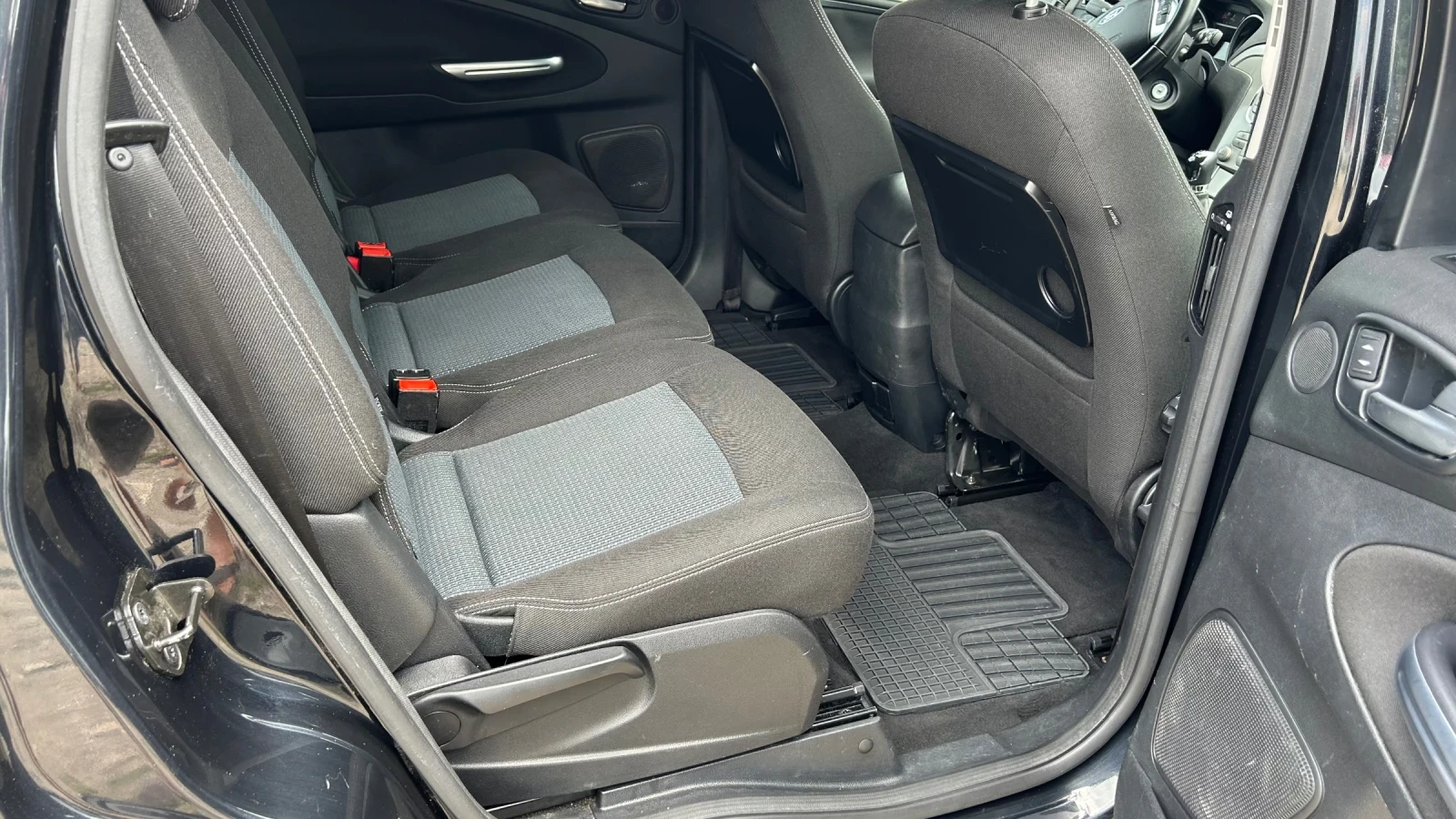 Ford S-Max 2.0i facelift Швейцария, снимка 11 - Автомобили и джипове - 55188806