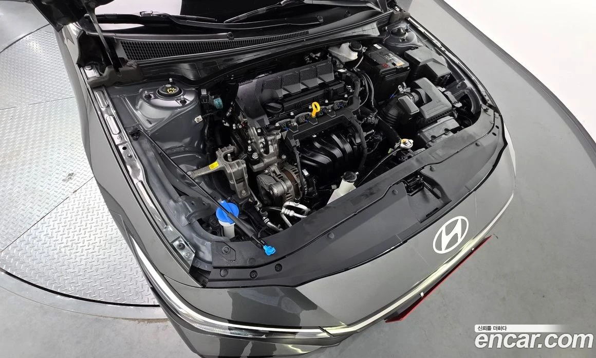 Hyundai Elantra 1.6 Modern, снимка 6 - Автомобили и джипове - 56155963