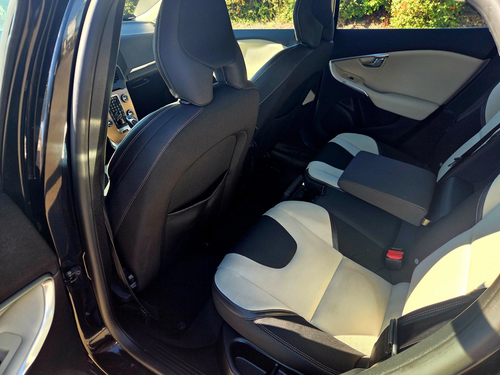 Volvo V40 Cross Country 2000, снимка 11 - Автомобили и джипове - 56312964